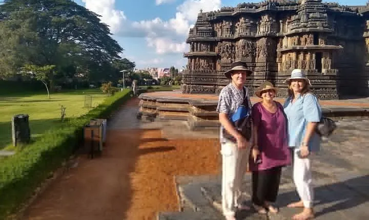 Bangalore: UNESCO Belur & Halebidu + Shravanabelagola Tour