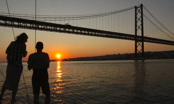Go Sailing - Lisbon Sailing Tour