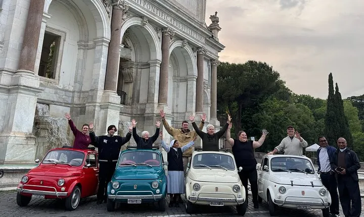 Rome: Retro Fiat 500 Car Tour with Pro Photographer