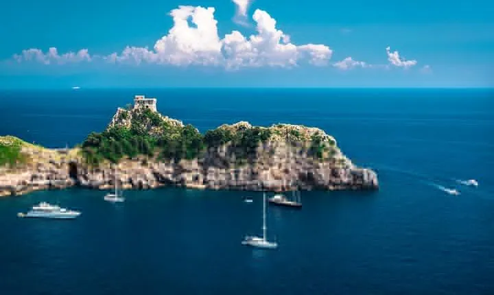 Boat tour of the Amalfi Coast with Aperitif