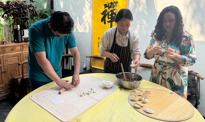 Discover Beijing's Lama Temple,Culinary Delights and Hutong Charm