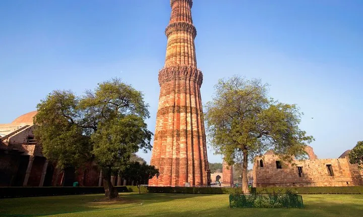 06 Hours Old and New Delhi Private City Tour