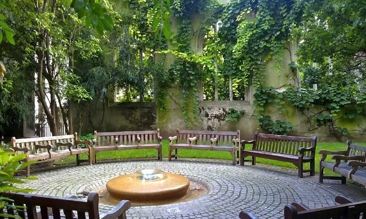 Secret Gardens of the City of London Private Tour
