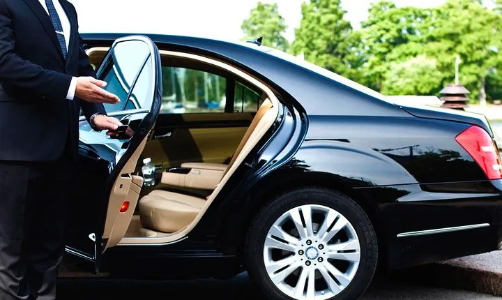 Private One-Way Transfer: City of Paris