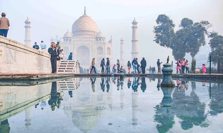 All Inclusive same day tour of Taj Mahal & Fatehpur Sikri from Delhi by Car