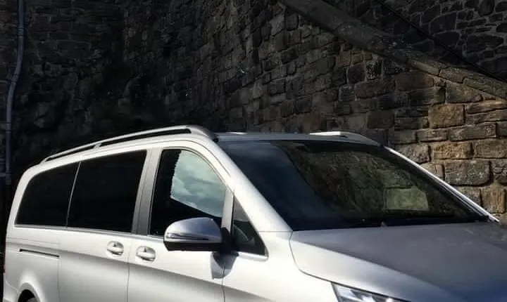 Luxury Private Transfer from Edinburgh Airport to Edinburgh City