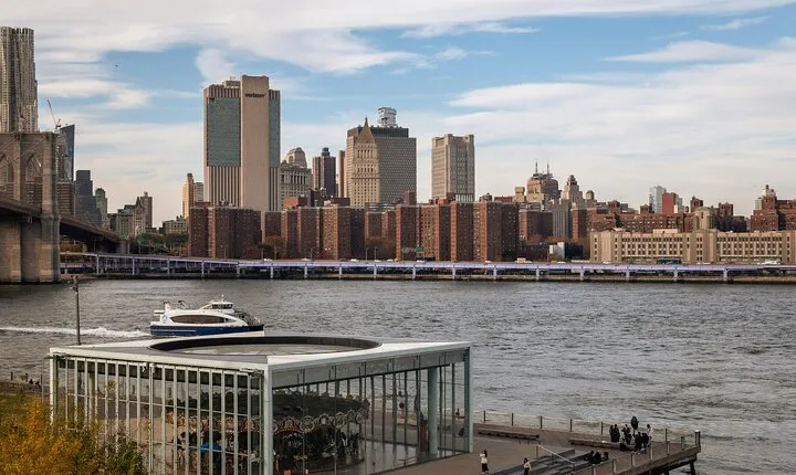 From Skyscrapers to Cobblestones NYC’s Brooklyn Bridge Adventure