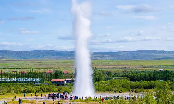 Golden Circle Trip Including Touch-Screen Multi-Language Audio Guide from Reykjavik