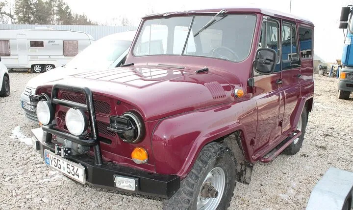 Brasov Hills Old 4x4 Off-Road Tour with Picnic