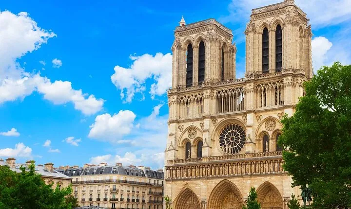 Notre Dame Introduction Tour with Access