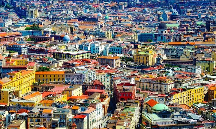 Private Transfer from Bari to Naples with 2 hours for sightseeing