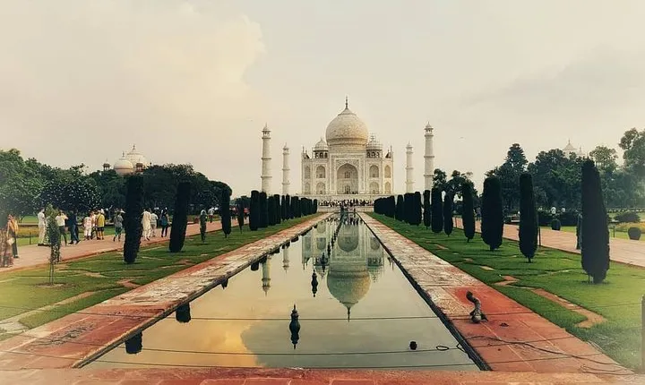 Private Sunrise Tour To Taj Mahal From Delhi By Car