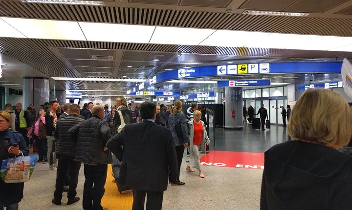 Rome Fiumicino(FCO)airport:Private Transfer to Civitavecchia(Rome's cruise port)