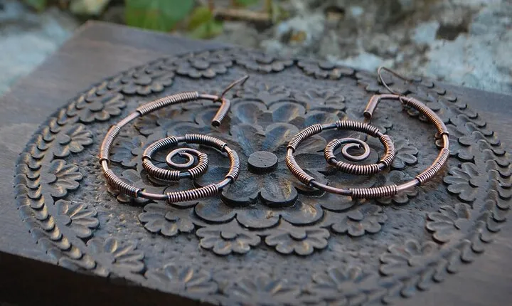 Creating Your Own Copper Wire Earrings Activity in Mostar