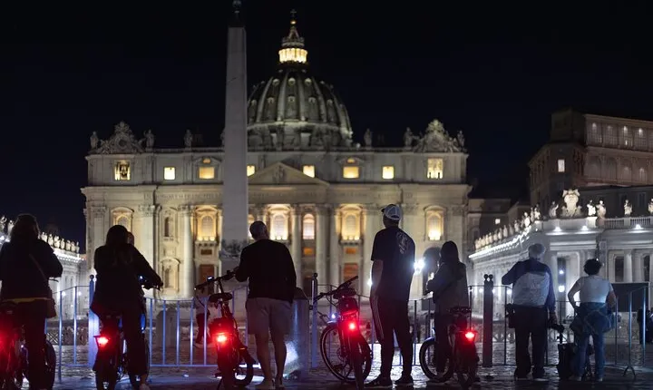 Rome by Night-Ebike tour with Food and Wine Tasting