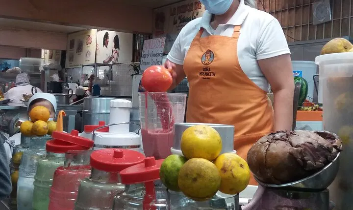Private Tour in Quito with market, cable car, Guayasamín museum and chocolate tasting