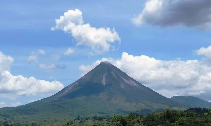 Arenal Volcano, La Fortuna Waterfall, Hot Springs Combo Tour with Lunch & Dinner