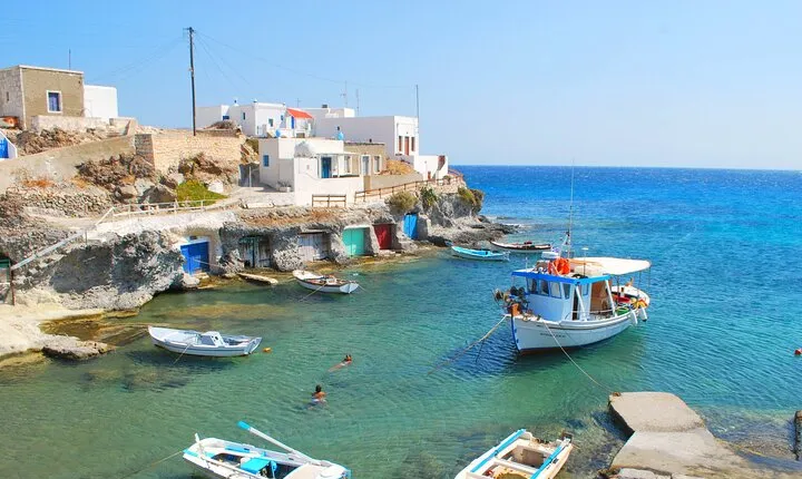 9 Day Private Tour in Milos, Santorini, Mykonos, Delos