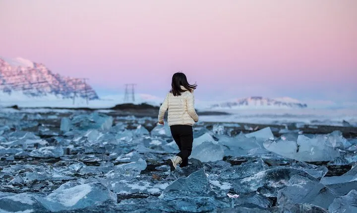 8-Day Small Group Tour Around Iceland in Minibus from Reykjavik