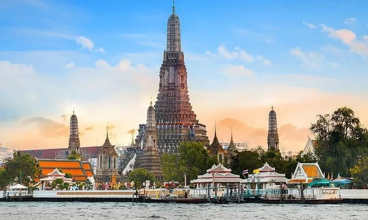 Private Three Temples Bangkok City Tour