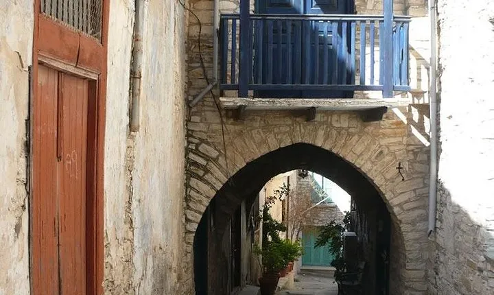 Walking in Pano Lefkara village and around Lefkara manmade lake