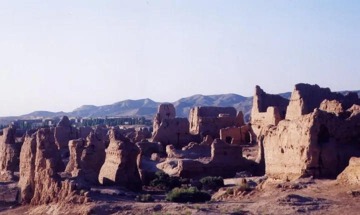 5-Night Private Silk Road Trip from Urumqi to Dunhuang including Hotel Accommodations
