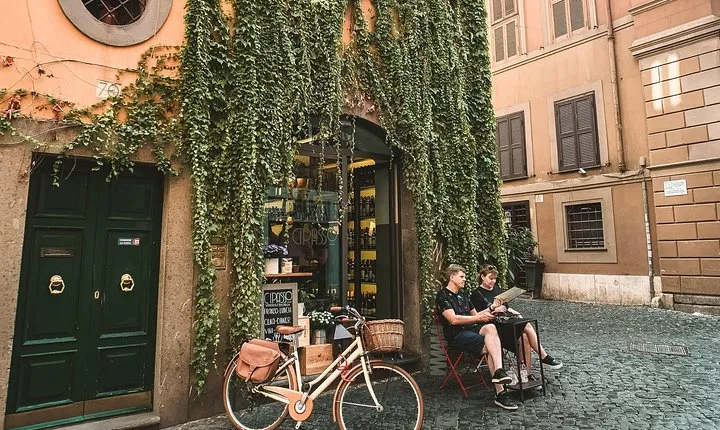 ROME: Discover the city with an E-Bike tour at sunrinse or sunset time