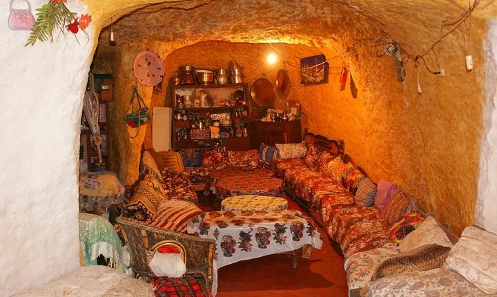 Fez medina tour including Tour Guide and to historical Monuments 