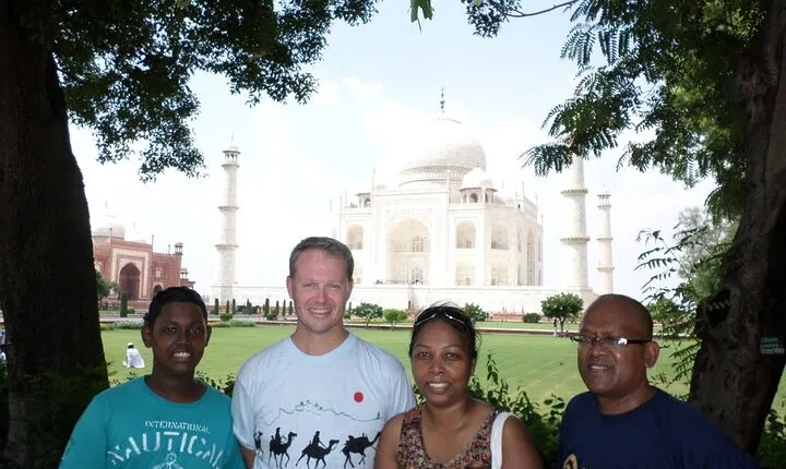 Sunrise Taj Mahal Tour by Car from Delhi