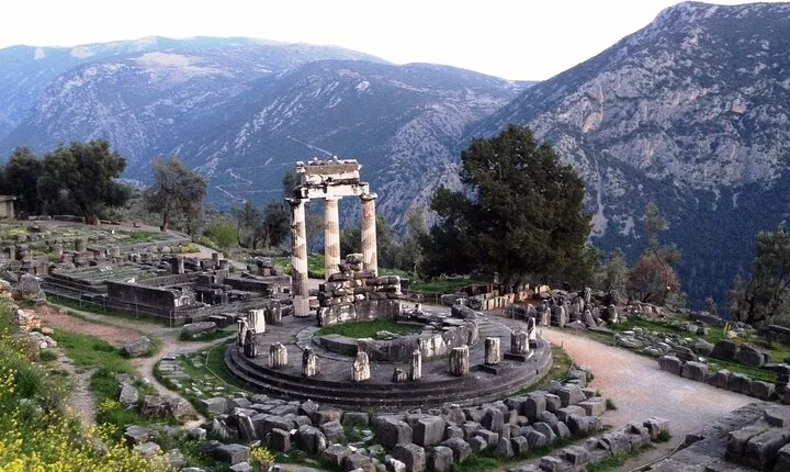 Private Full Day Tour to Delphi