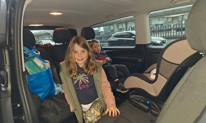 Private Transfer from Charles De Gaulle Airport to Disneyland