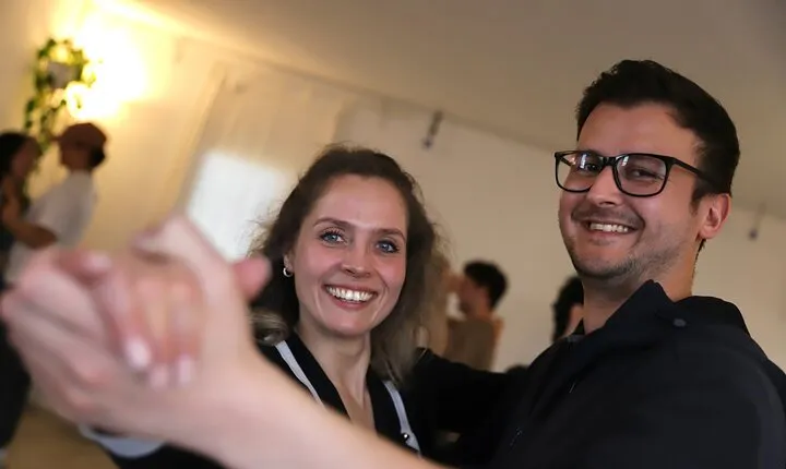 Barcelona Tango Lesson, bottomless drinks & lot of fun!
