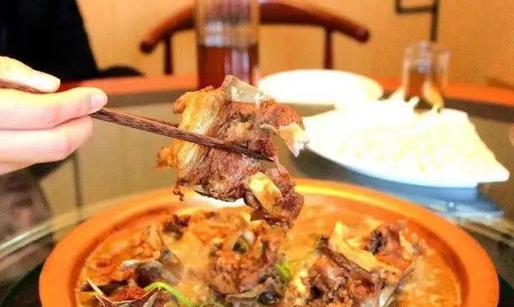 Old Beijing Lamb Ribs Hot Pot Hutong Food Tour