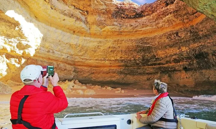 Portimão: Benagil Caves Speedboat Tour