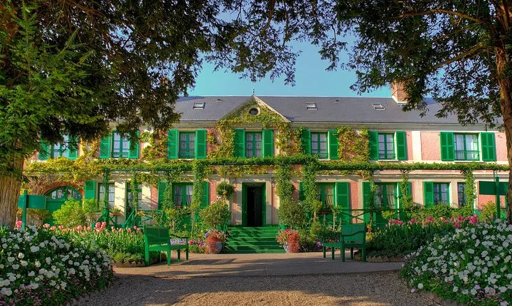 Giverny & Auvers sur Oise Private Day Trip with Monet & Van Gogh Tour from Paris