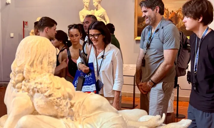 Skip the line: Uffizi and Accademia Small Group Walking Tour