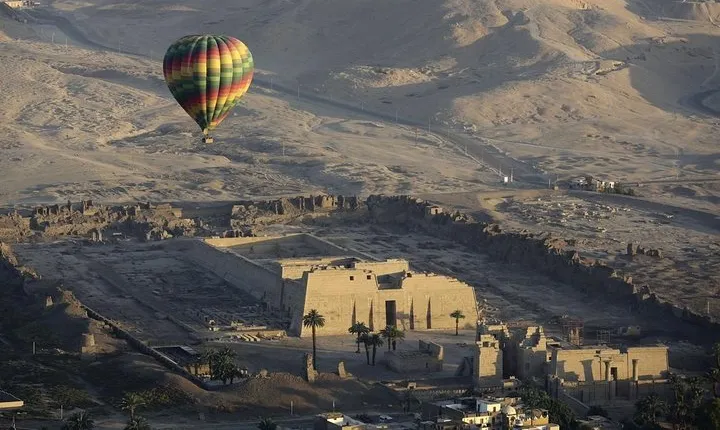 4 days Nile cruise luxor,Aswan,hot air balloon&abu simbel & train from Cairo