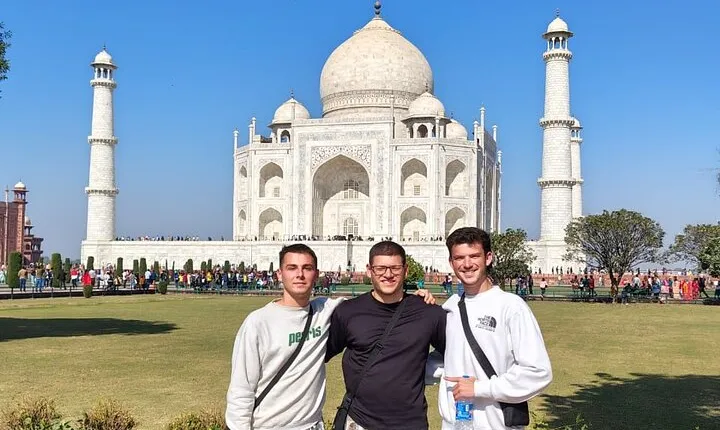 2 Days Taj Mahal and Agra Private Tour From Bangalore