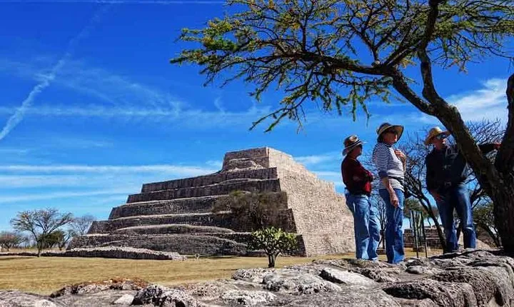 Archaeologist-Led Cañada de La Virgen Pyramid Tour