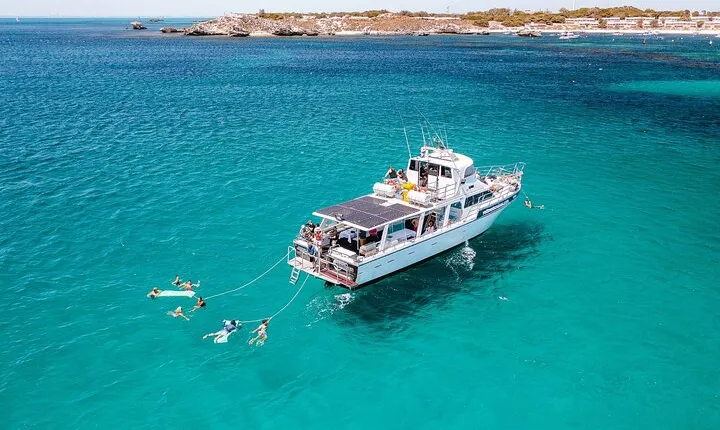 Luxe Seafood Package with Round Trip Ferry from Fremantle