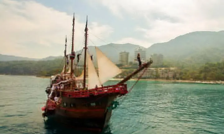 Incredible Nightly Pirate Show in the Bay of Puerto Vallarta