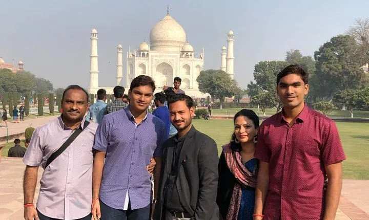 Luxury Taj Mahal Tour by Gatimaan Express Train With Executive Class