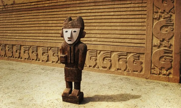 Trujillo in a Day: Chan Chan, Huanchaco, Sun and Moon Temples
