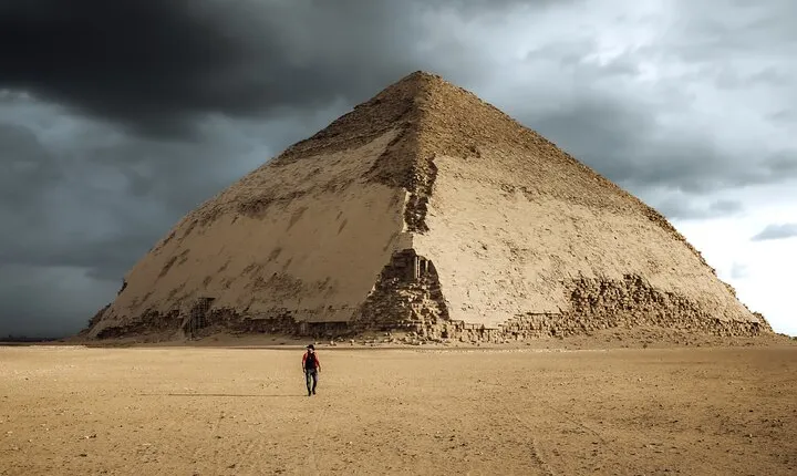 Professional Photo Shoot & Authentic Cairo Walking Tour