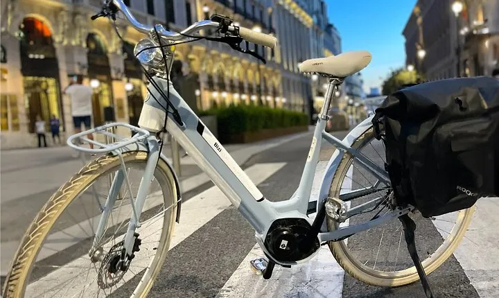 Madrid : Vintage Bikes Rentals with Old Map