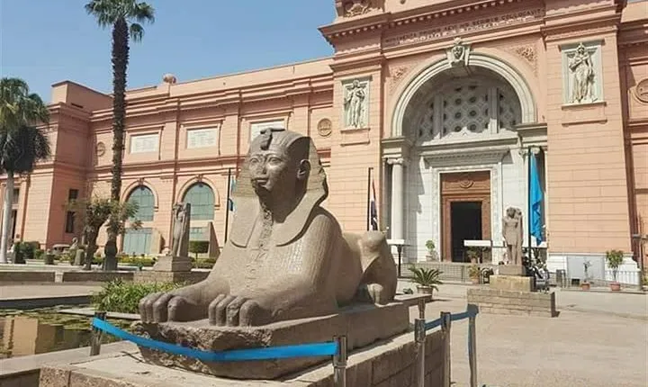 Great Pyramids in Giza, Cairo Egypt sightseeing