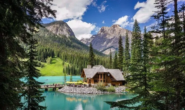 Lake Louise, Moraine, Emerald, Johnston Canyon and Banff Town