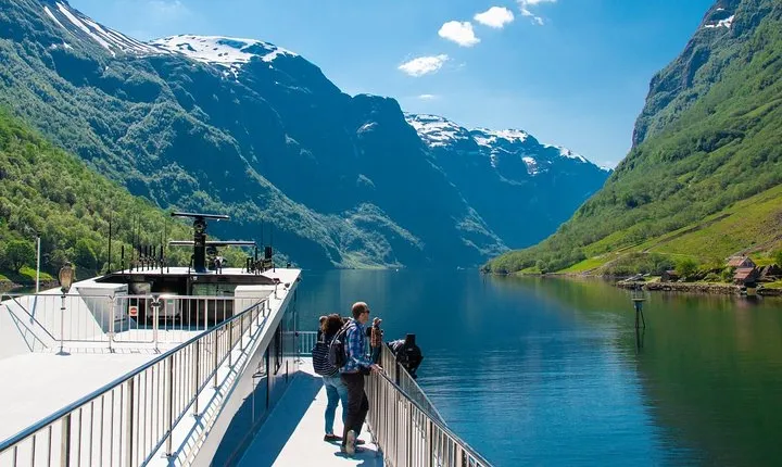 Guided tour - Viking Village, Nærøyfjord Cruise and Flåm Railway