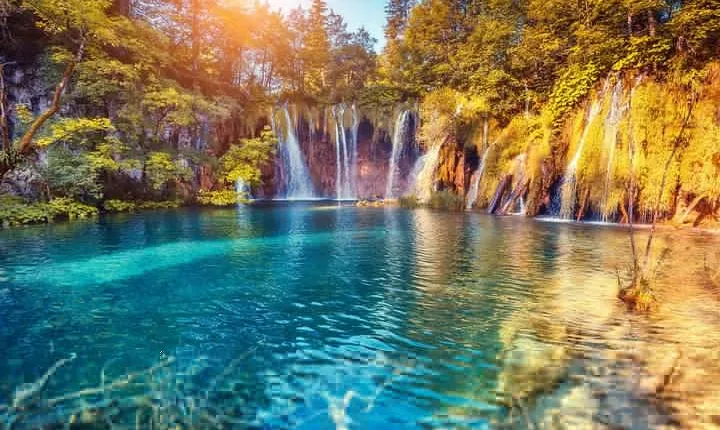 Transfer from Split to Zagreb with Entry Ticket to Plitvice Lakes