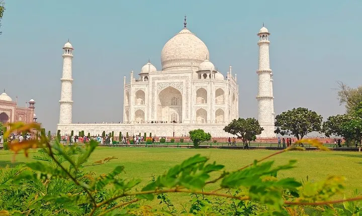 Sunrise Taj Mahal Agra Fort and Baby Taj Tour from Delhi